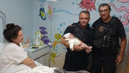 Video: Policías del Comando Radioeléctrico asistieron al parto de una mujer