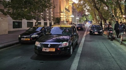 Paro de taxis y manifestaciones por los trabajadores asesinados
