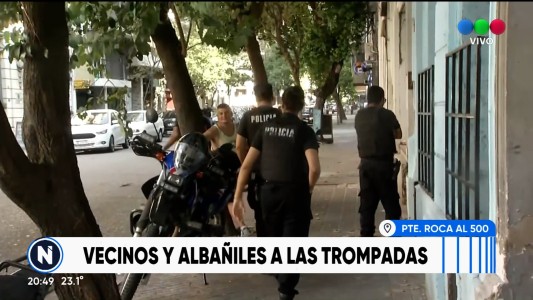 Vecinos y albañiles, a las trompadas