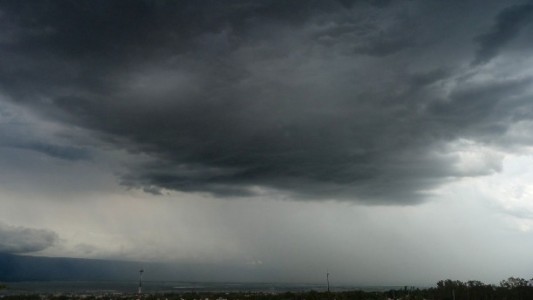 Santa Fe: aviso a corto plazo por tormentas fuertes y ocasional caída de granizo