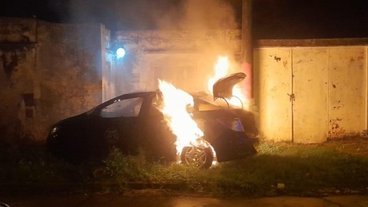 Rosario: incendiaron otro taxi, a pocos cuadras del crimen de Diego Celentano