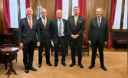 Cúneo Libarona dijo que hay "candidatos" para la vacante en la Corte y destrozó a Piumato