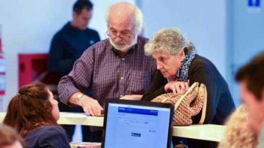 El Gobierno pagará en abril un bono de $70.000 para jubilados que cobran la mínima