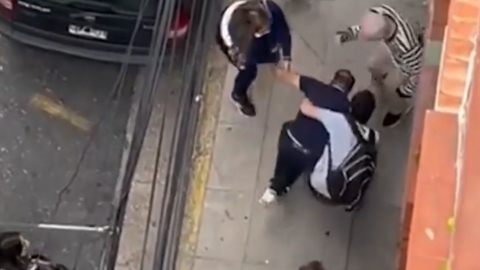 Almagro: vecinos detuvieron a un ladrón y le dieron una paliza