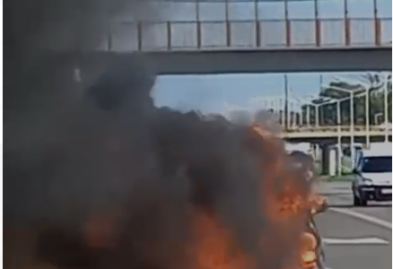 Se incendió un auto en Av. Circunvalación