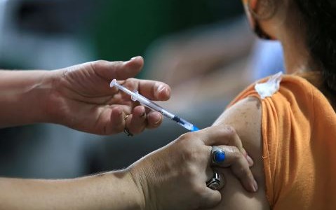 El Ministerio de Salud inició la campaña de vacunación contra la gripe