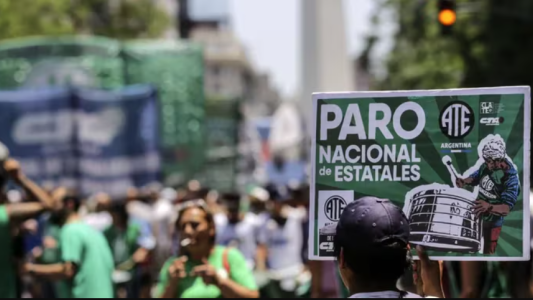 Despidos masivos: ATE no descarta "ocupaciones pacíficas" de ministerios