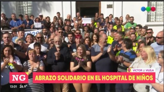 Abrazo solidario en el Vilela