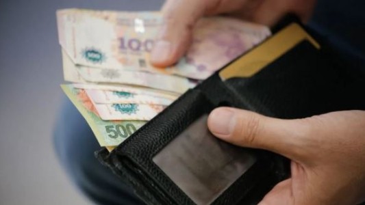 Los salarios aumentaron 16,4% en enero y perdieron frente a la inflación por tercer mes consecutivo