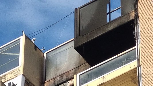 Córdoba: falleció el otro joven que había caído desde el balcón en el incendio del edificio