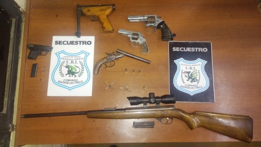 Santa Fe: detuvieron a un hombre y secuestraron una importante cantidad de armas