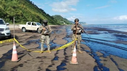 Secuestraron y acribillaron a cinco turistas en una playa de Ecuador: hay un detenido