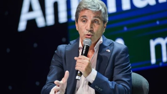 Luis Caputo: "La inflación de marzo va a estar en torno al 10%"