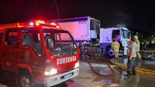 Otro atentado en el mundo de la carne: prendieron fuego el camión de un frigorífico