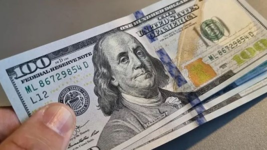 El dólar blue subió por primera vez en el mes y alcanzó nuevamente los $1.000
