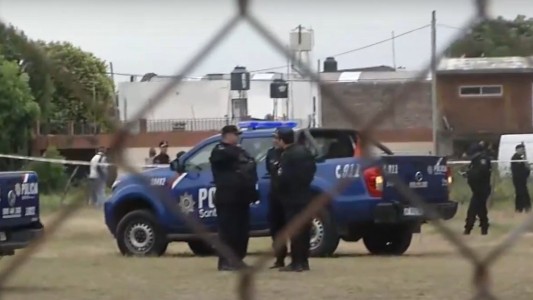 El cuerpo encontrado al lado de la distribuidora no presentaba signos de violencia