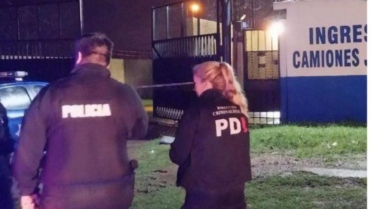 Tensión en el gremio de la carne: lanzaron dos bombas molotov en el frigorífico Coto