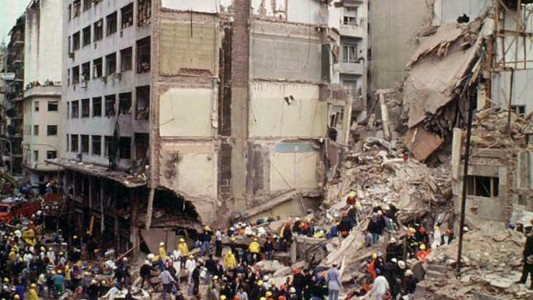 Argentina pidió la detención del ministro iraní Vahidi por el ataque a la AMIA