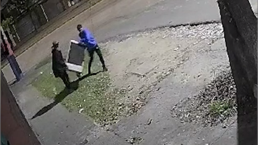 Video: Robo piraña de un aire acondicionado