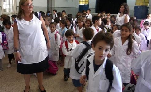 Ley de educación: apenas 15 de cada 100 alumnos de primaria reciben más horas de clases