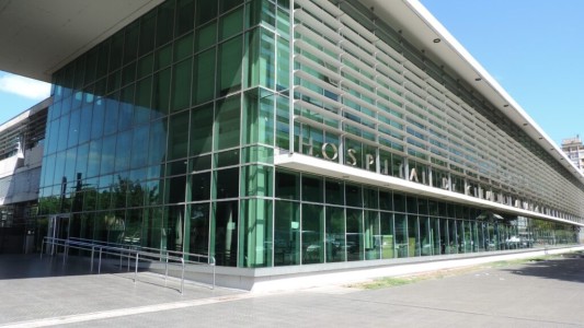 Balearon a un hombre e hirieron a una mujer en un intento de robo