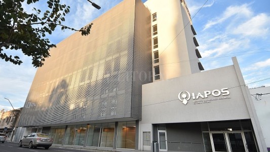 El Instituto Autárquico Provincial de Obra Social (Iapos) cuenta con un Centro de Gestión para presentar reclamos en casos de cobro indebido de plus médico