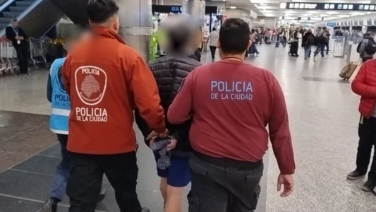 Expulsaron del país a un delincuente chileno por un robo en Parque Patricios