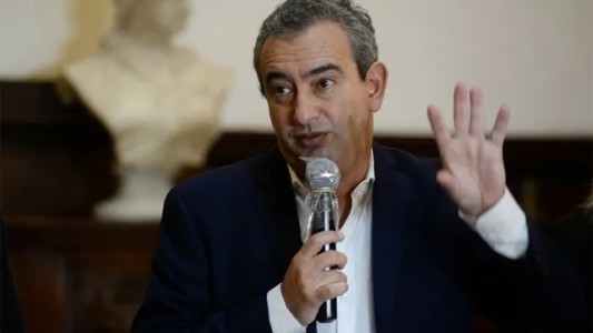 Javkin le bajó el tono a la pintadas contra Di Maria y pidió separar amenaza de folklore