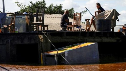 Enfermedades amenazan el sur de Brasil, devastado por las inundaciones