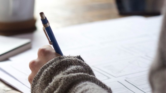 Nación demora las becas universitarias y preocupa a la UNL