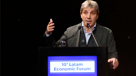 "Estamos en franca recuperación": Caputo pidió a empresarios que "no tengan miedo de apostar"