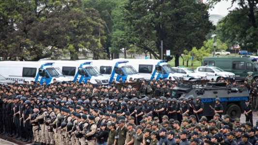 27 efectivos policiales del Plan Bandera fueron internados por una intoxicación