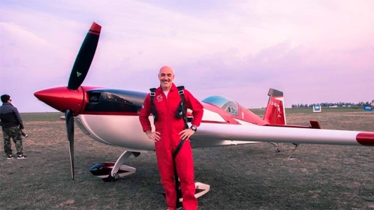 Paraná: cayó una avioneta y falleció un reconocido piloto de acrobacias