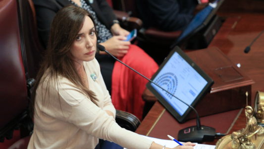 El Senado comenzó el empadronamiento del personal con la toma de huella digital