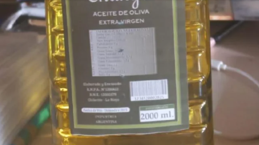 Aceite de oliva peligroso para la salud: ANMAT prohíbe una marca por ser ilegal