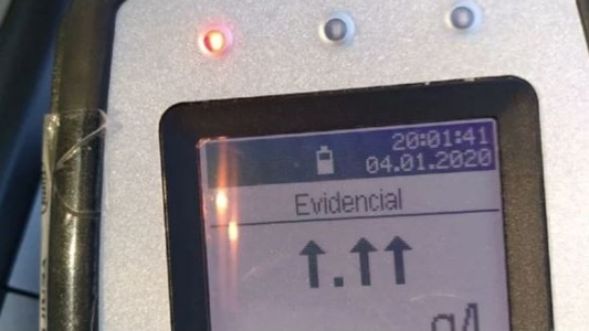 Chocó contra una pared y el test de alcoholemia arrojó un insólito resultado