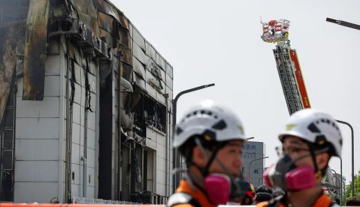Trágico incendio en una fábrica surcoreana de baterías: 16 muertos y 5 desaparecidos