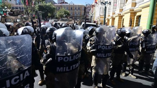 El Gobierno repudió el intento de golpe en Bolivia: "La democracia no se negocia"