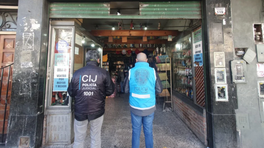 Allanaron varios santerías en CABA y hallaron gran cantidad de material para fabricar explosivos