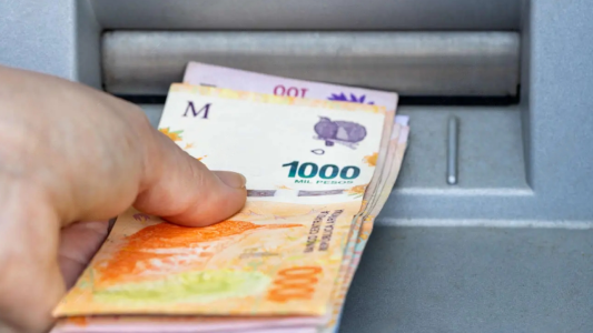 El Gobierno convocó al Consejo del Salario para subir el mínimo: el actual es de $ 234.315