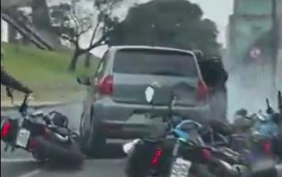 Delincuentes embistieron a cinco policías en un auto robado en la General Paz y escaparon a los tiros