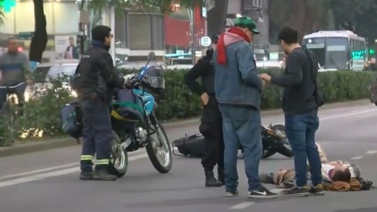 Un motociclista derrapó en plena avenida Pellegrini