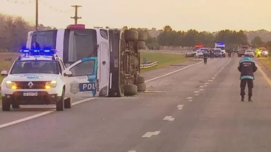 Vuelco en Ruta 2: el micro tenía más de 20 multas, la mayoría por exceso de velocidad