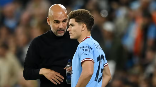 "Hay otros ...": contundente respuesta de Guardiola a Julián Álvarez tras poner en duda su futuro en Manchester City