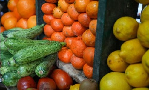 Alimentos: el consumidor pagó más de 3 veces lo que cobró el productor en julio