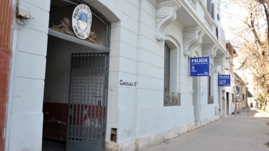 Fue denunciado por abuso sexual, secuestro a su hija y días después se entregó a la Policía