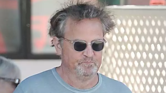 Acusan a cinco personas por la muerte por sobredosis del actor Matthew Perry