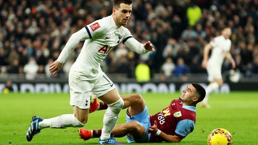 Lo Celso puede ser nuevo compañero del "Dibu" Martínez