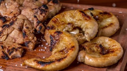 Los chinchulines fueron elegidos entre las tres peores comidas de Argentina