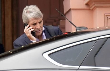 Caputo: "Quieren desestabilizar el programa económico"